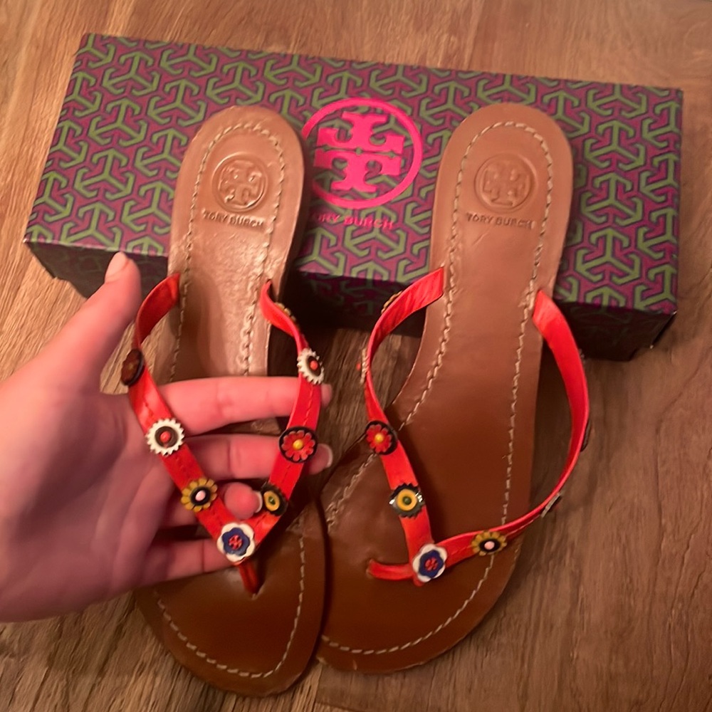 Tory Burch Leather Flip flops floral